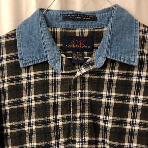 EUC Mens D B Classic short sleeve with buttons and denim collar. Size medium - Picture 3 of 3